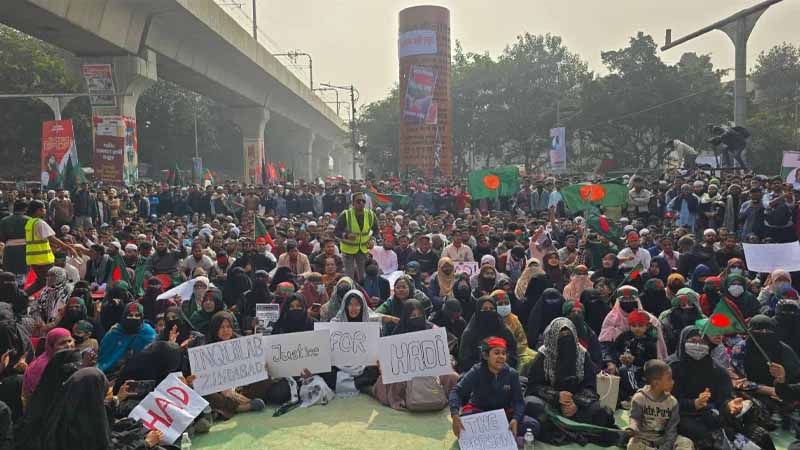 শাহবাগ মোড়ে আবারও ইনকিলাব মঞ্চের অবস্থান