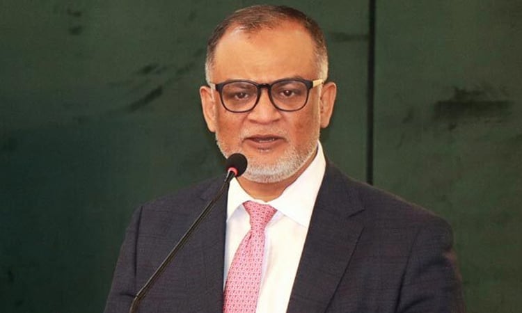 বিমানবন্দরে অগ্নিকাণ্ডের তদন্তে নাশকতাসহ কোনো কিছু উড়িয়ে দেব না: বাণিজ্য উপদেষ্টা